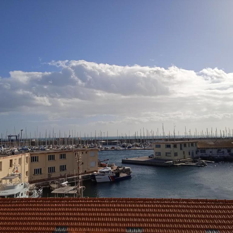 Studio Design vue Port 2 pas des Canaux + parking - Studio - 11