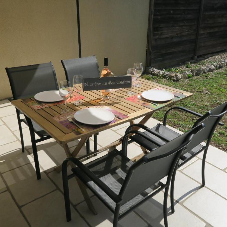 Chez Marielle - Two-Bedroom House - 3