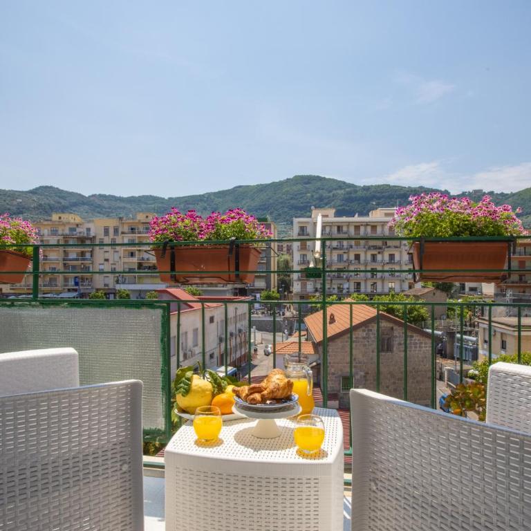 SorrentoVibes - City Home in Sorrento with Balcony and view - Casa Vacanze - 25