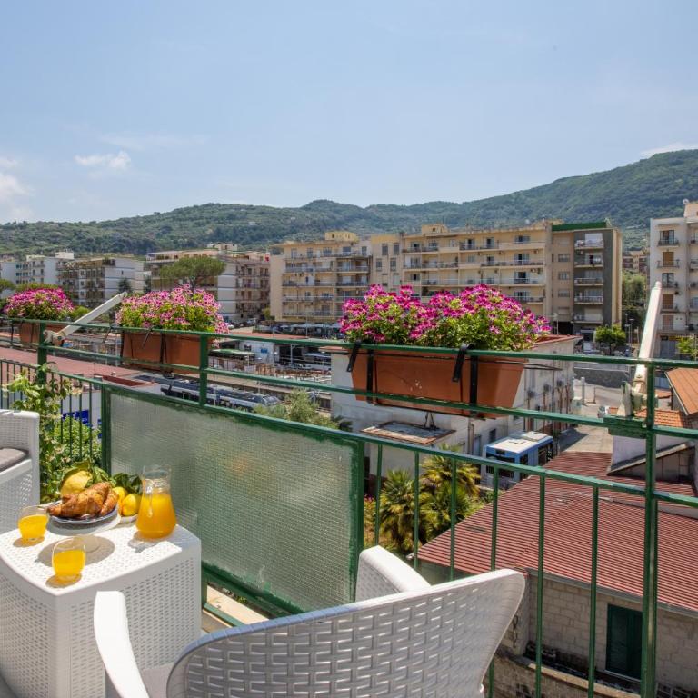 SorrentoVibes - City Home in Sorrento with Balcony and view - Casa Vacanze - 27
