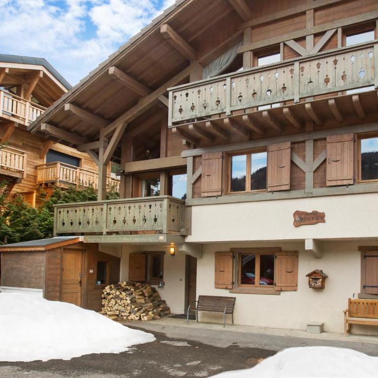 Chalet Muguet Gauche with Hot Tub Sleeps 10 Central Morzine - Chalet - 44