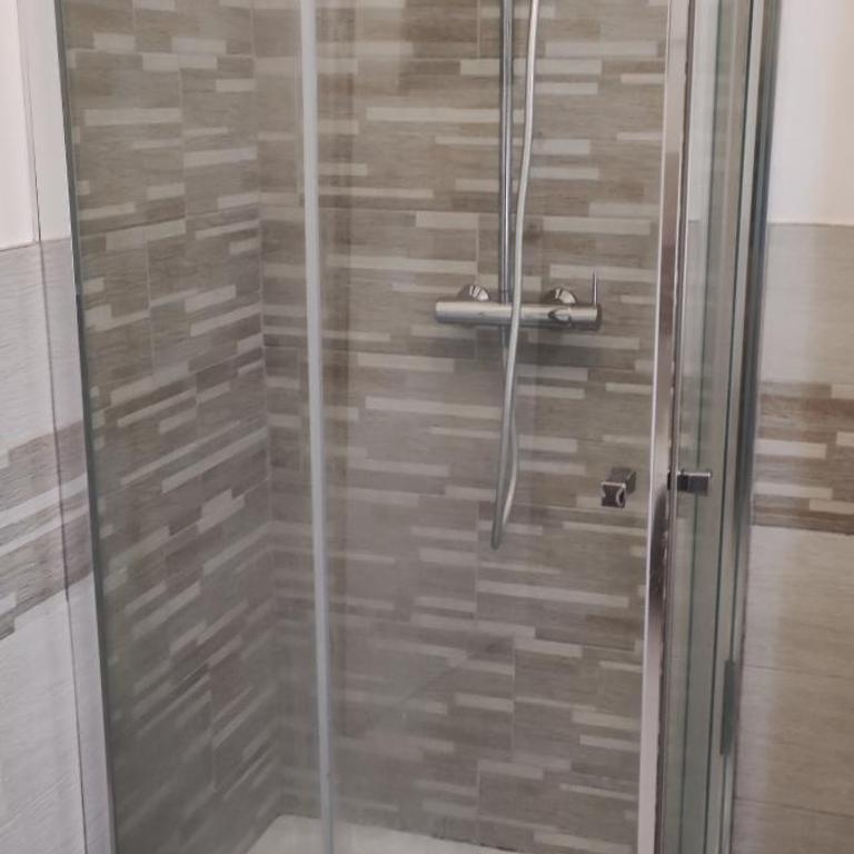 BB Stay Station - Camera Matrimoniale con Bagno in Comune - 27