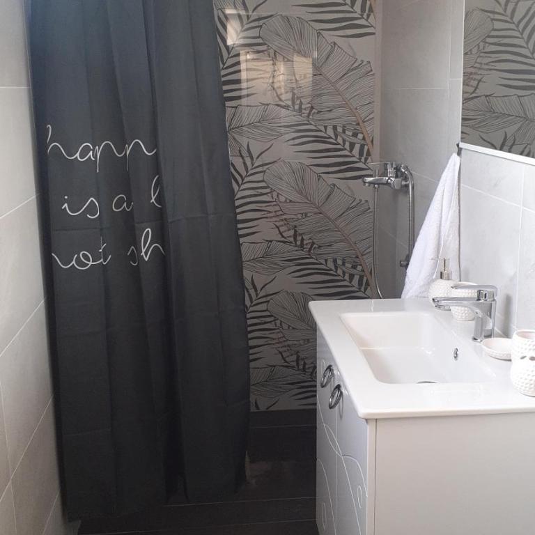 Holiday Home Racic - Two-Bedroom House - 16