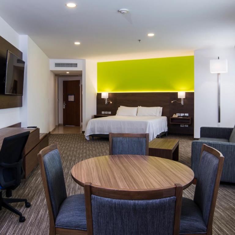 Holiday Inn Express Puebla by IHG - Suite con cama extragrande - 3