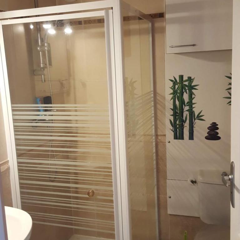 LES EMBRUNS - SPACIEUX APPARTEMENT AVEC PISCINE - wifi- parking - Appartamento con 2 Camere da Letto - 3