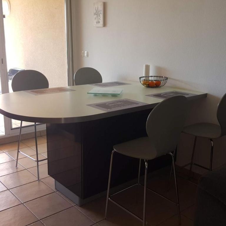 LES EMBRUNS - SPACIEUX APPARTEMENT AVEC PISCINE - wifi- parking - Appartamento con 2 Camere da Letto - 7