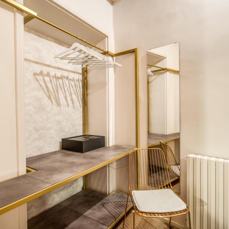 Capranica Private Suites - Quadruple Room - 6