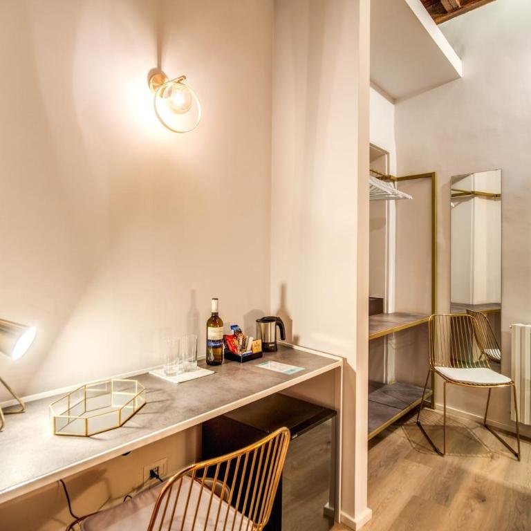Capranica Private Suites - Quadruple Room - 10