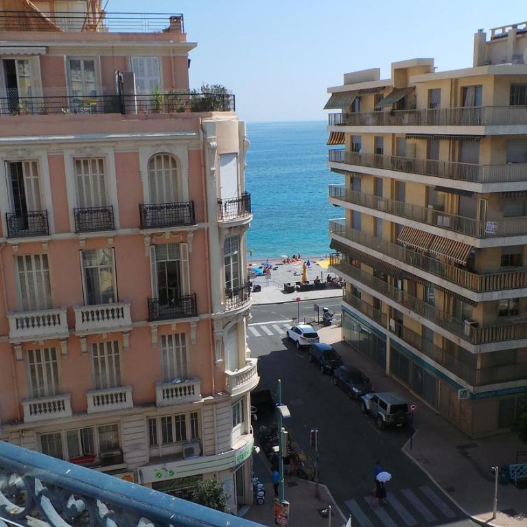 2 pièces, Centre Ville, 50 mètres plages et mer. - Appartement 1 Chambre - 12