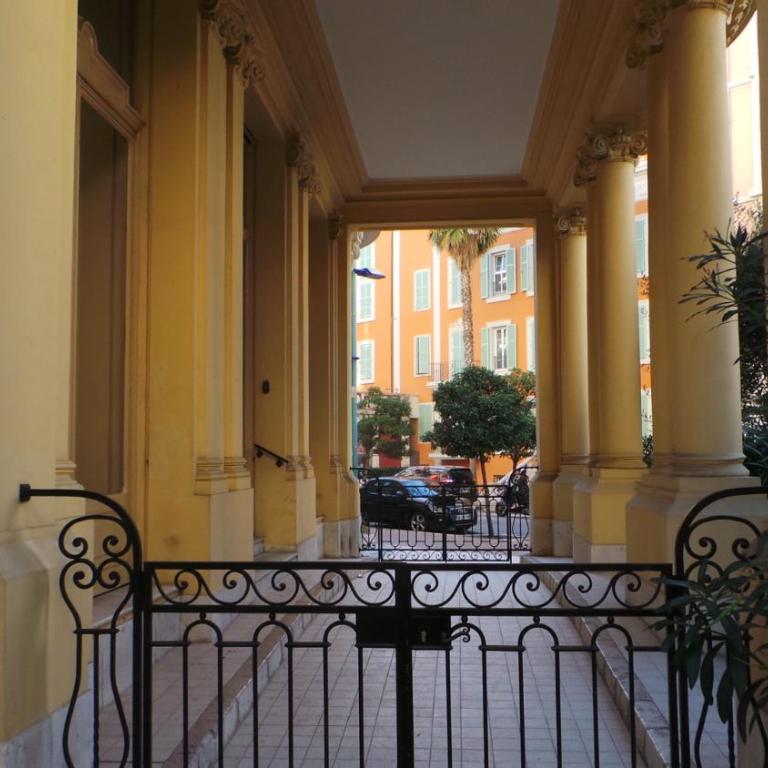 2 pièces, Centre Ville, 50 mètres plages et mer. - Appartement 1 Chambre - 21