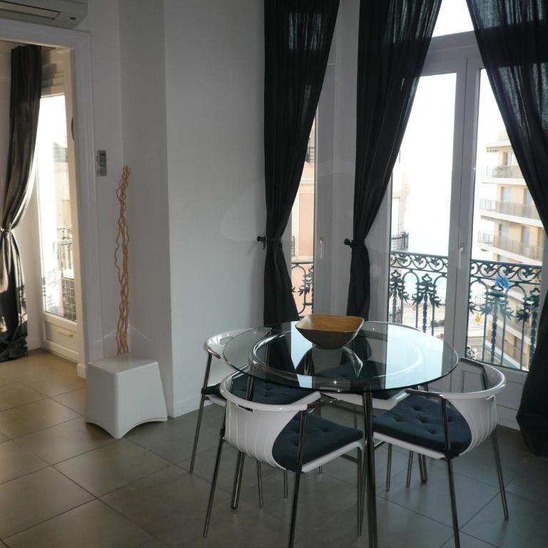 2 pièces, Centre Ville, 50 mètres plages et mer. - Appartement 1 Chambre - 27