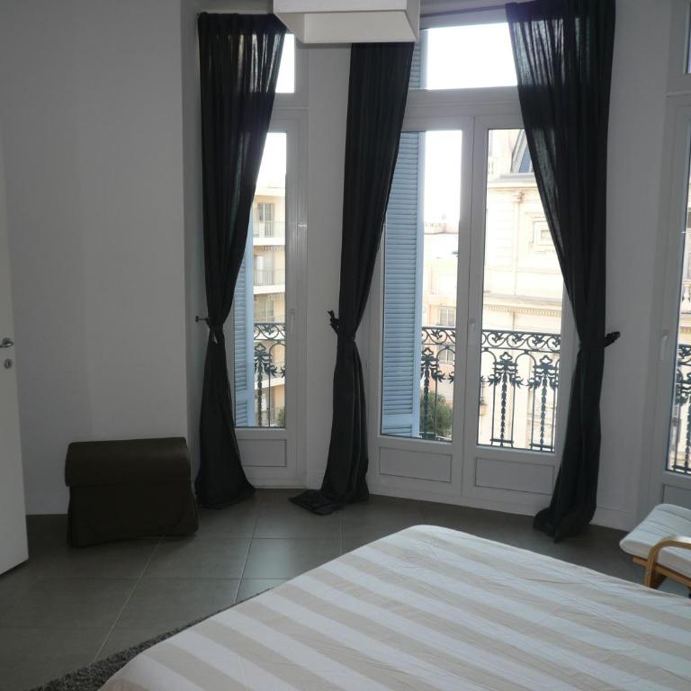 2 pièces, Centre Ville, 50 mètres plages et mer. - Appartement 1 Chambre - 6