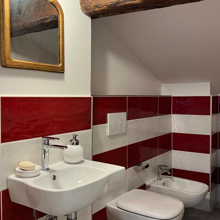 Accanto alla piazza - Double Room with Private Bathroom - 9