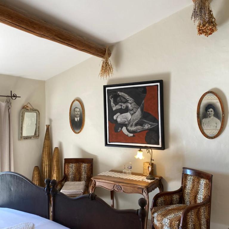 Mas de la Beaume - Chambre Double ou Lits Jumeaux - Vue sur Montagnes - 4