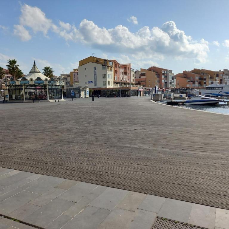 Port Brescou, T3 en duplex climatisé, superbe vue sur le port - Apartamento de 3 dormitorios - 24