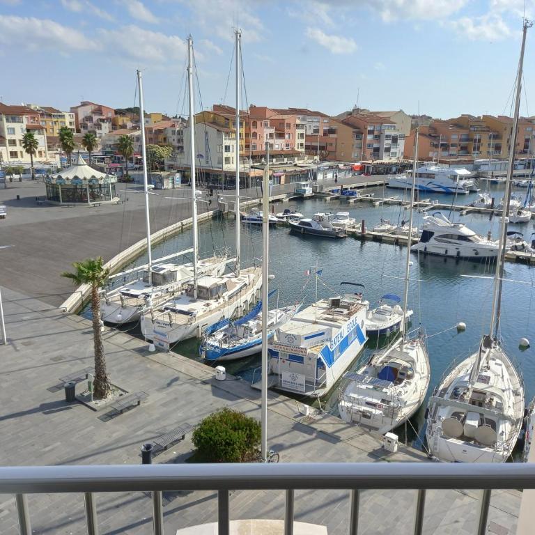 Port Brescou, T3 en duplex climatisé, superbe vue sur le port - Apartamento de 3 dormitorios - 10