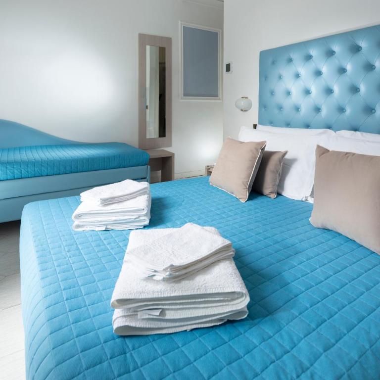 Hotel Italia Boutique - Camera Tripla Comfort - 1