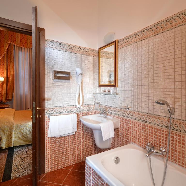 Residenza Hotel San Maurizio - Camera Tripla Superior - 7