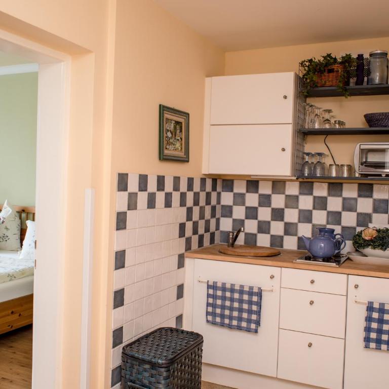 Landhaus Hindenburg - Apartment mit 1 Schlafzimmer und Balkon - 10