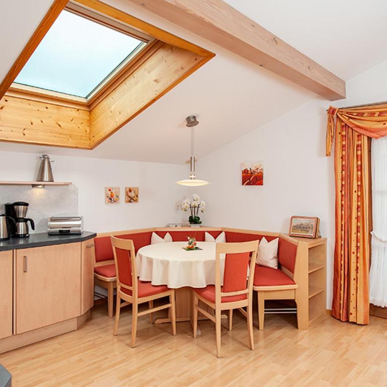 Ferienwohnung Gerti Huber - Chiemgau Karte - Apartment mit 2 Schlafzimmern - 4