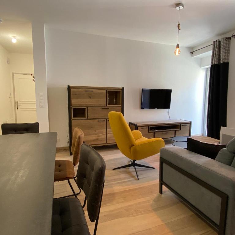Plein centre, T3 5P totalement rénové 55m2. WIFI - Appartement 2 Chambres - 5