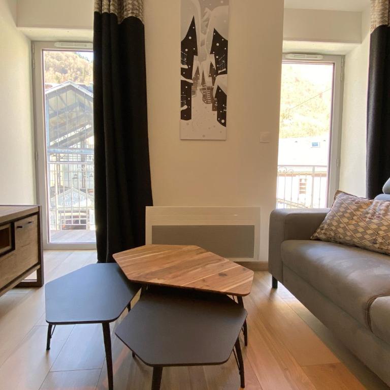 Plein centre, T3 5P totalement rénové 55m2. WIFI - Appartement 2 Chambres - 8