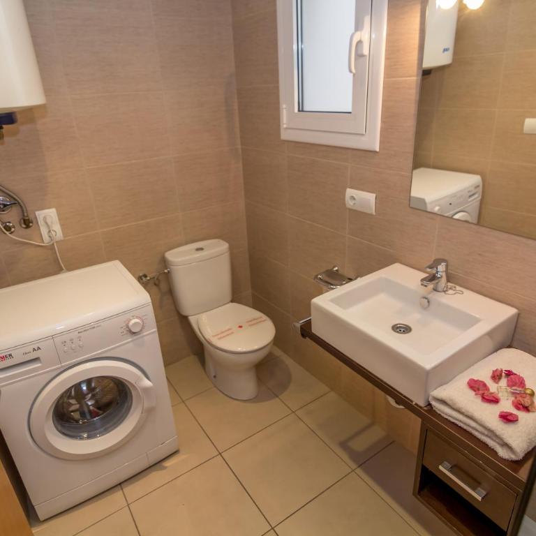 Agi Riera La Cuana - One-Bedroom Apartment - 16