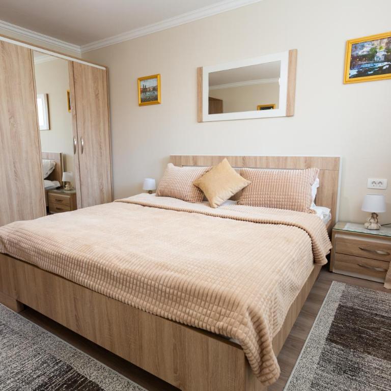 Casa-Naro - One-Bedroom Apartment - 12