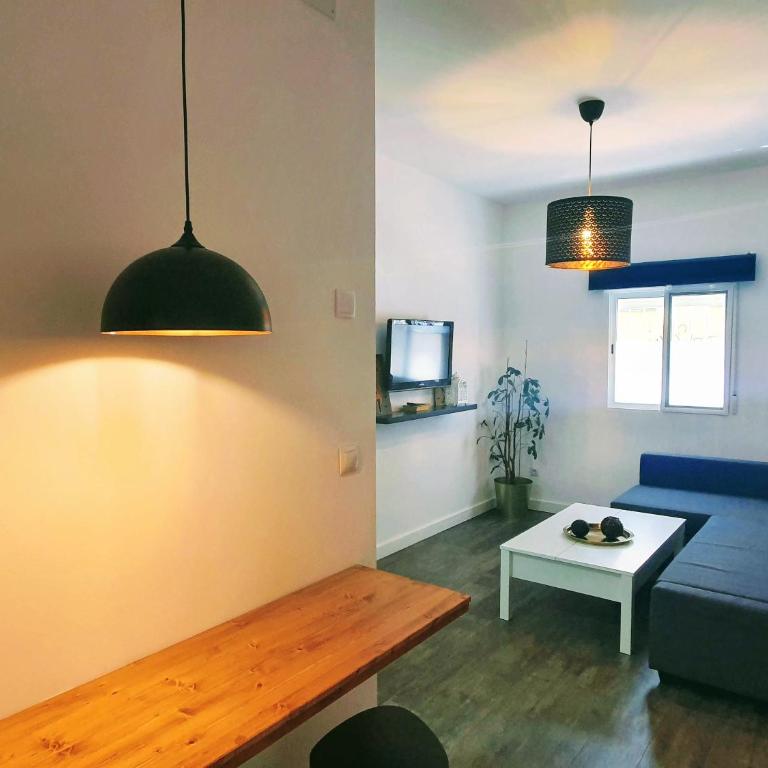 Recien renovado junto a Santa Justa y el centro - Apartamento de 2 dormitorios - 4