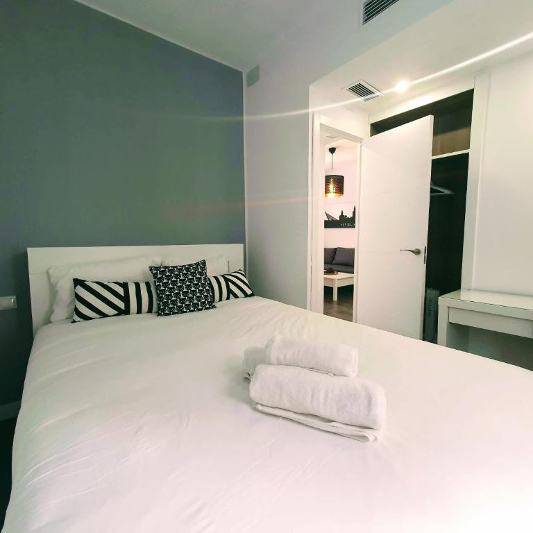 Recien renovado junto a Santa Justa y el centro - Apartamento de 2 dormitorios - 10