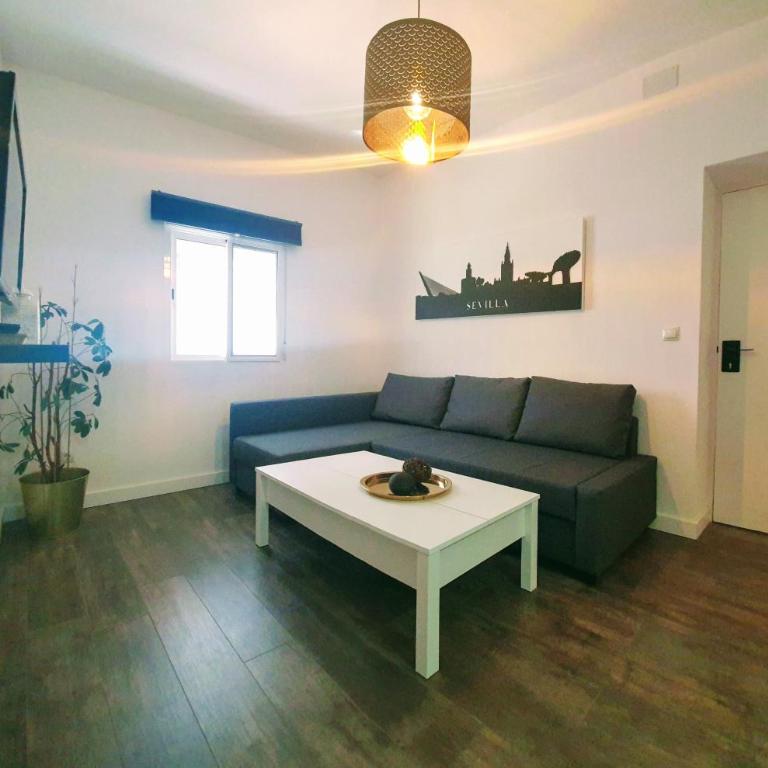 Recien renovado junto a Santa Justa y el centro - Apartamento de 2 dormitorios - 12