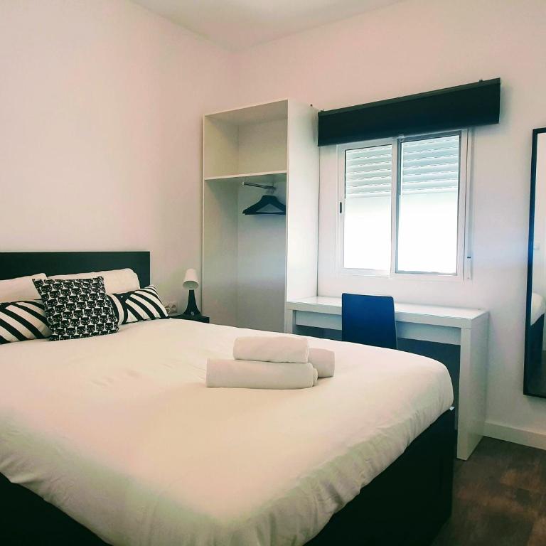 Recien renovado junto a Santa Justa y el centro - Apartamento de 2 dormitorios - 14