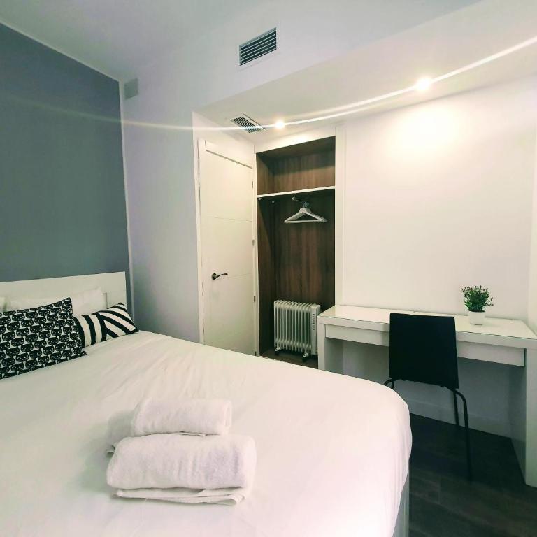 Recien renovado junto a Santa Justa y el centro - Apartamento de 2 dormitorios - 15