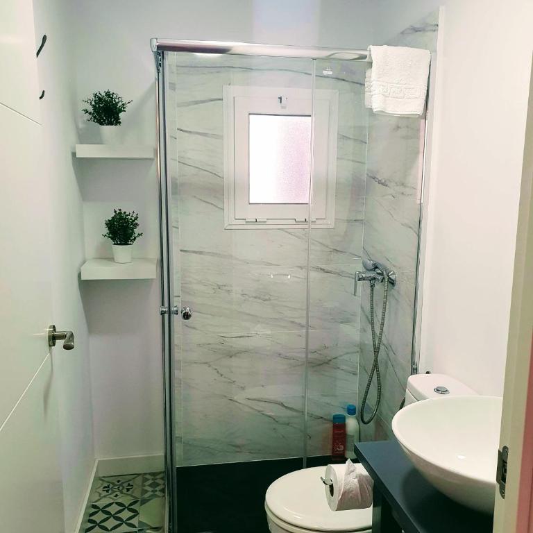 Recien renovado junto a Santa Justa y el centro - Apartamento de 2 dormitorios - 18