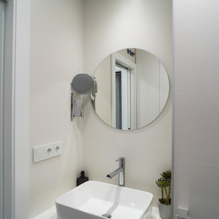 AAC Málaga - Apartamento luminoso y nuevo, a 1,3km del centro de Málaga - Apartamento con balcón - 13