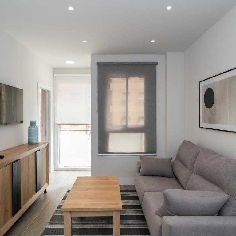 AAC Málaga - Apartamento luminoso y nuevo, a 1,3km del centro de Málaga - Apartamento con balcón - 4