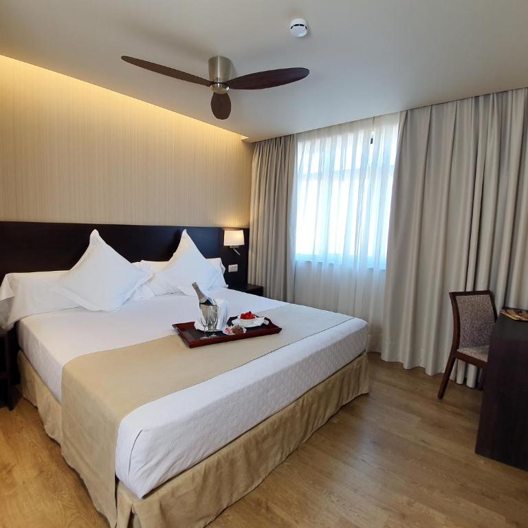 Montemar - King Room - 1