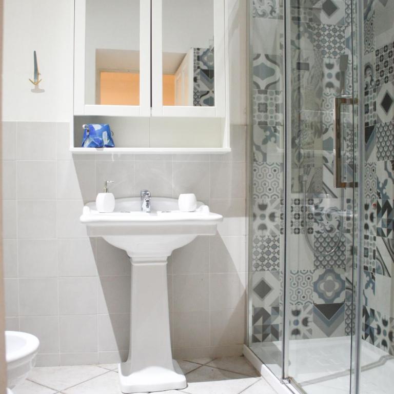 Sa Prazza GuestHouse - Double Room with Private Bathroom - 15