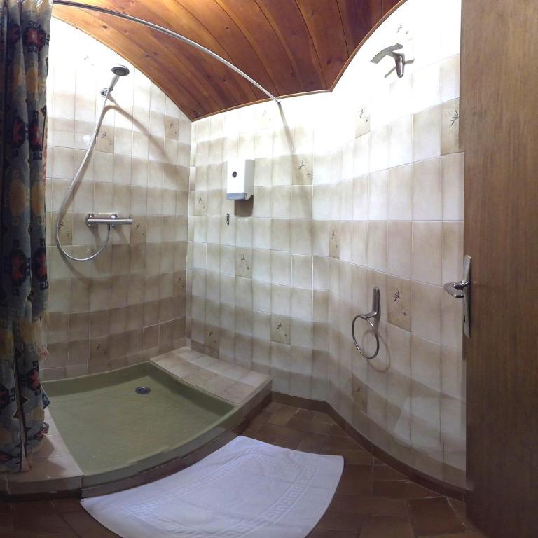 Hôtel les Gardettes - Chambre Double avec Douche Privée Extérieure - 1
