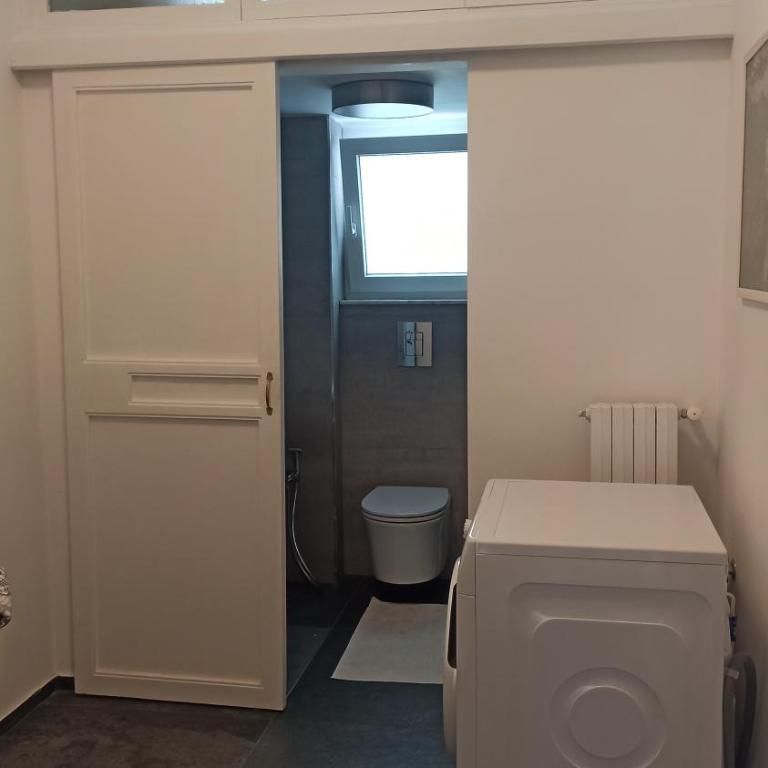Apple guest house - Double Room with Shared Bathroom - 9