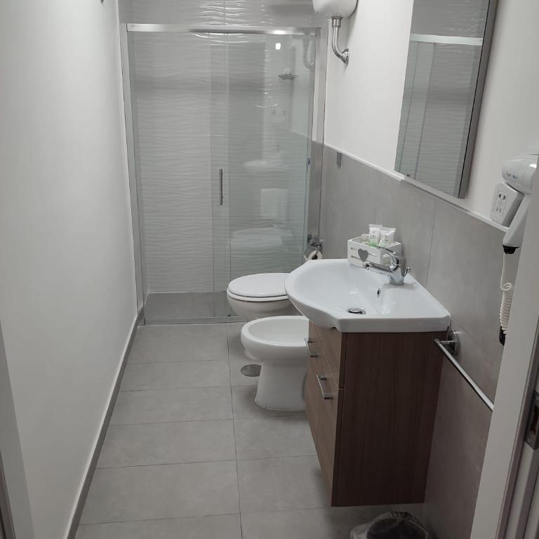 Diora Suite - Camera Queen con Vasca Idromassaggio - 9