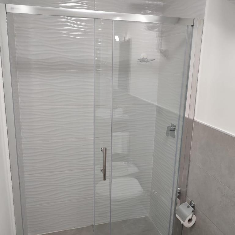 Diora Suite - Camera Queen con Vasca Idromassaggio - 10