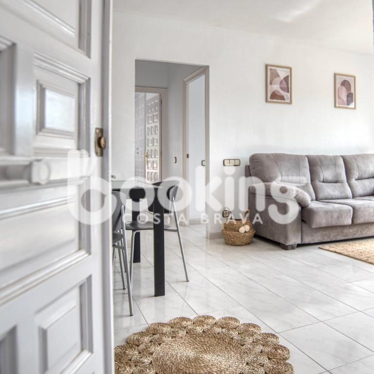 Blanco Apartament per 6 persones a 5 minuts de la Platja Gran - Apartamento con terraza - 12