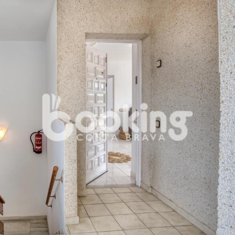 Blanco Apartament per 6 persones a 5 minuts de la Platja Gran - Apartamento con terraza - 30