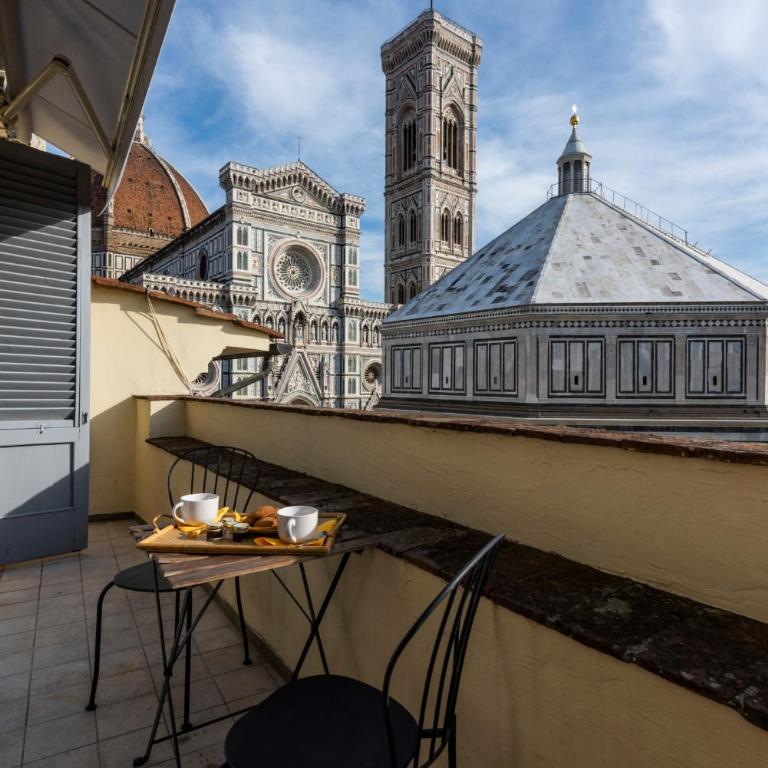 Casa Barontini - Appartamento Attico con Balcone e Vista Duomo - Ultimo Piano - 8