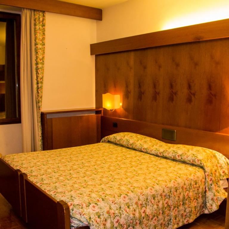 Hotel Carlone - Camera Tripla Economy - 2