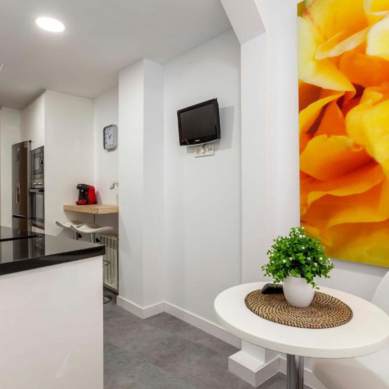 Apartamento Mariana Pineda Centro - Two-Bedroom Apartment - 5