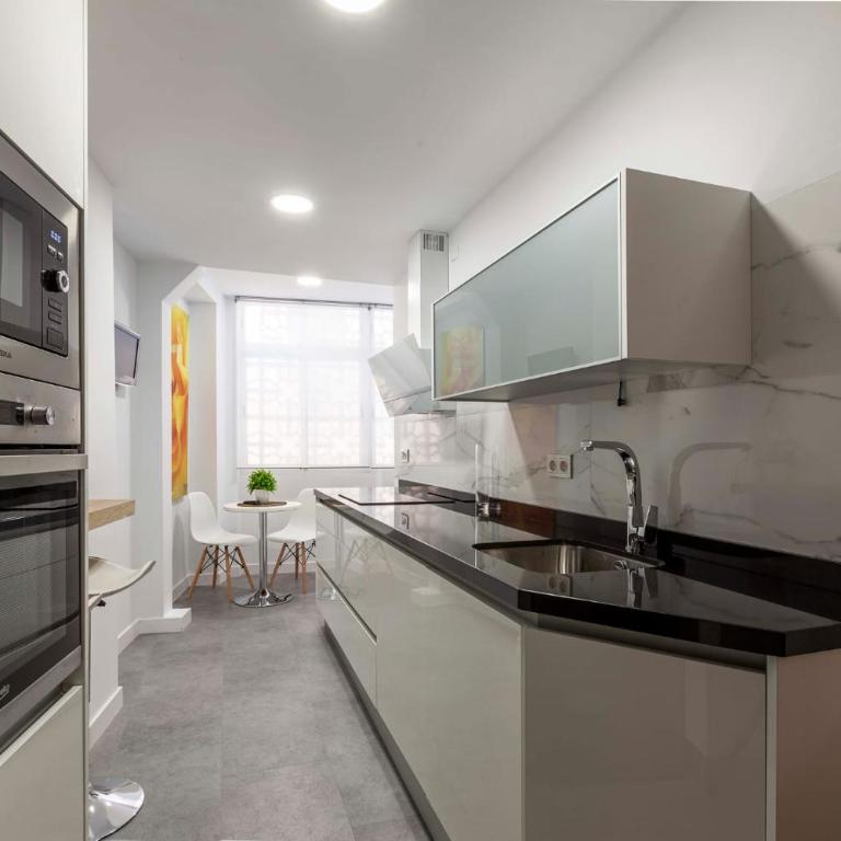 Apartamento Mariana Pineda Centro - Two-Bedroom Apartment - 41