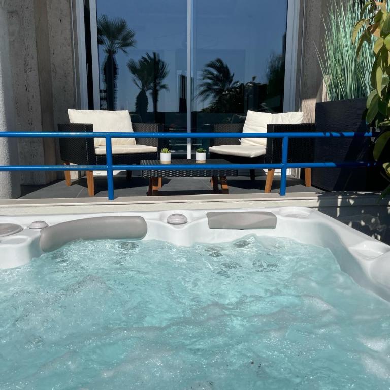 Luxury Garden Jacuzzi Promenade - Appartement - Vue sur Mer - 60