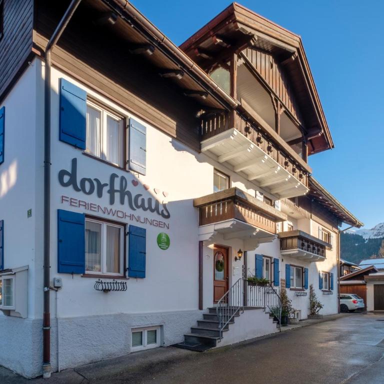Ferienwohnungen dorfhaus - Apartment with Balcony (Deinplatz) - 1